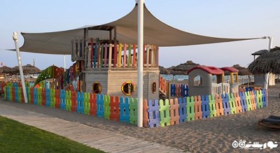محوطه بازی کودکان در ساحل